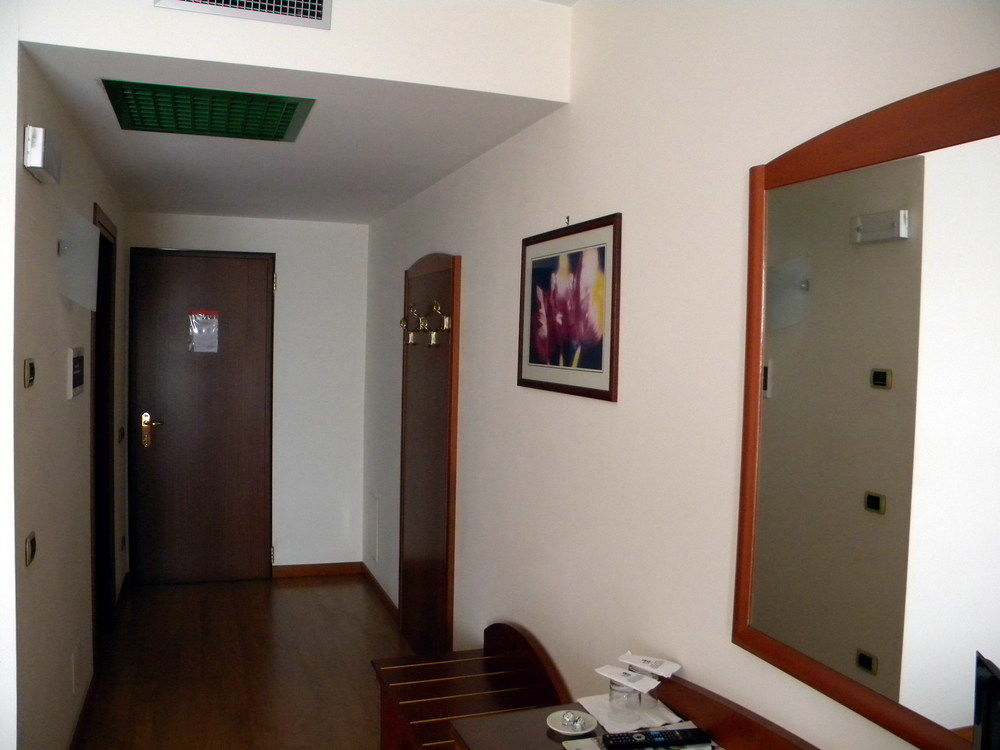 Corone Hotel