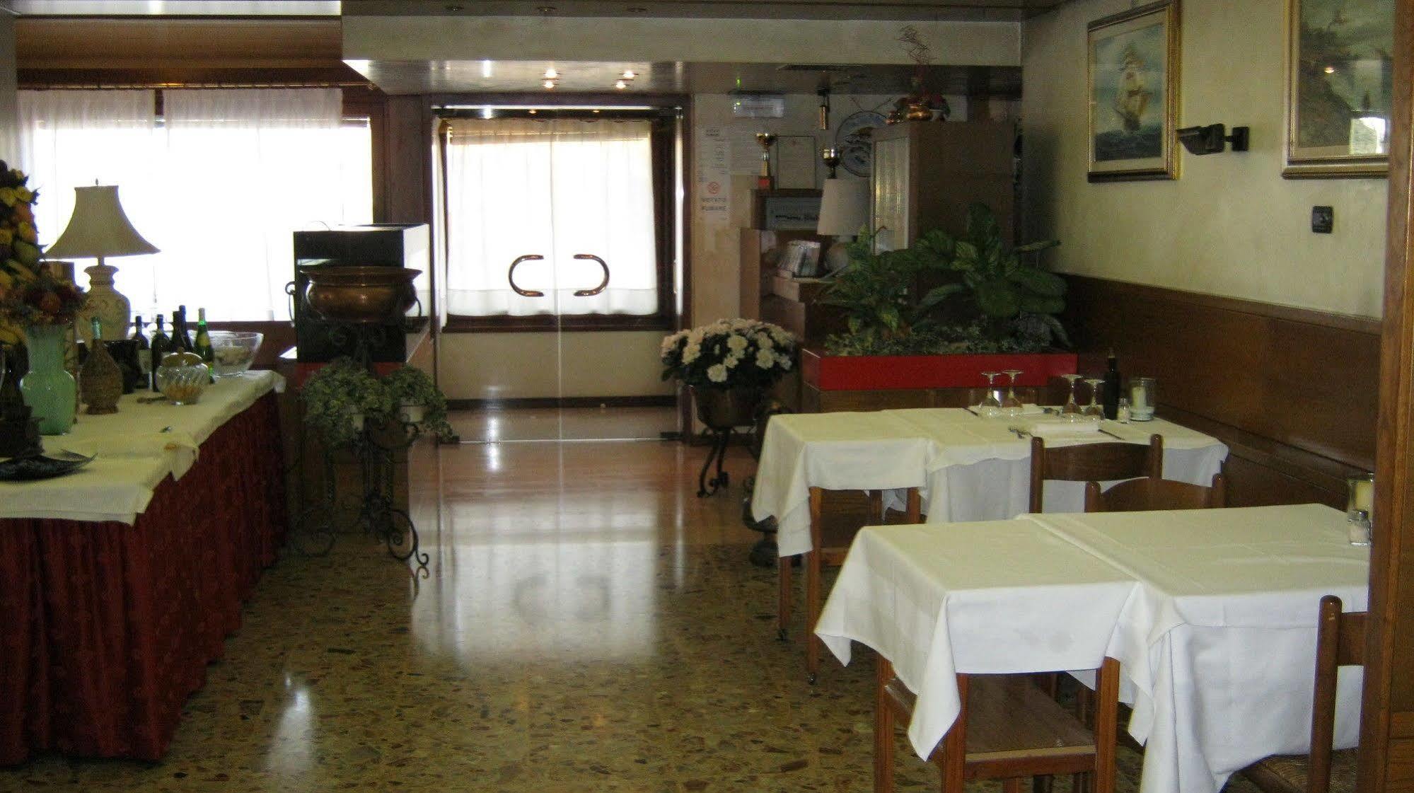 Hotel Corone 3*